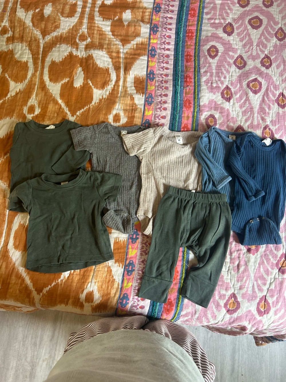 6-12 mos organic cotton kate quinn bundle lot short long sleeve, tees and pants